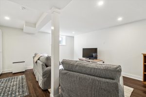 04-34 Rosedale Rd_04